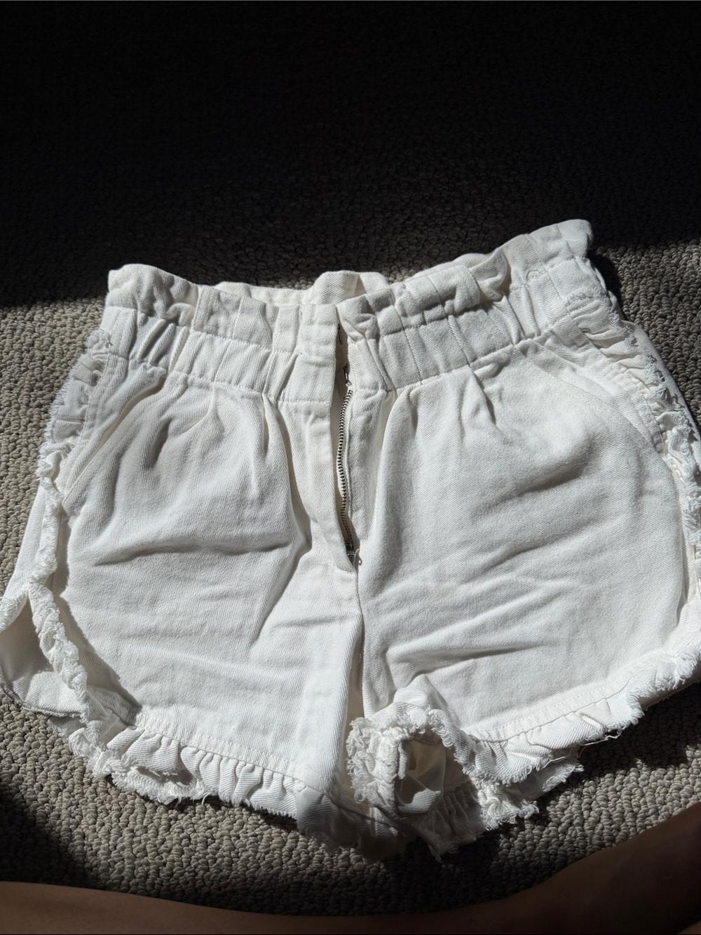 Sea New York Women's White Ruffle Trim Elastic Waist Shorts